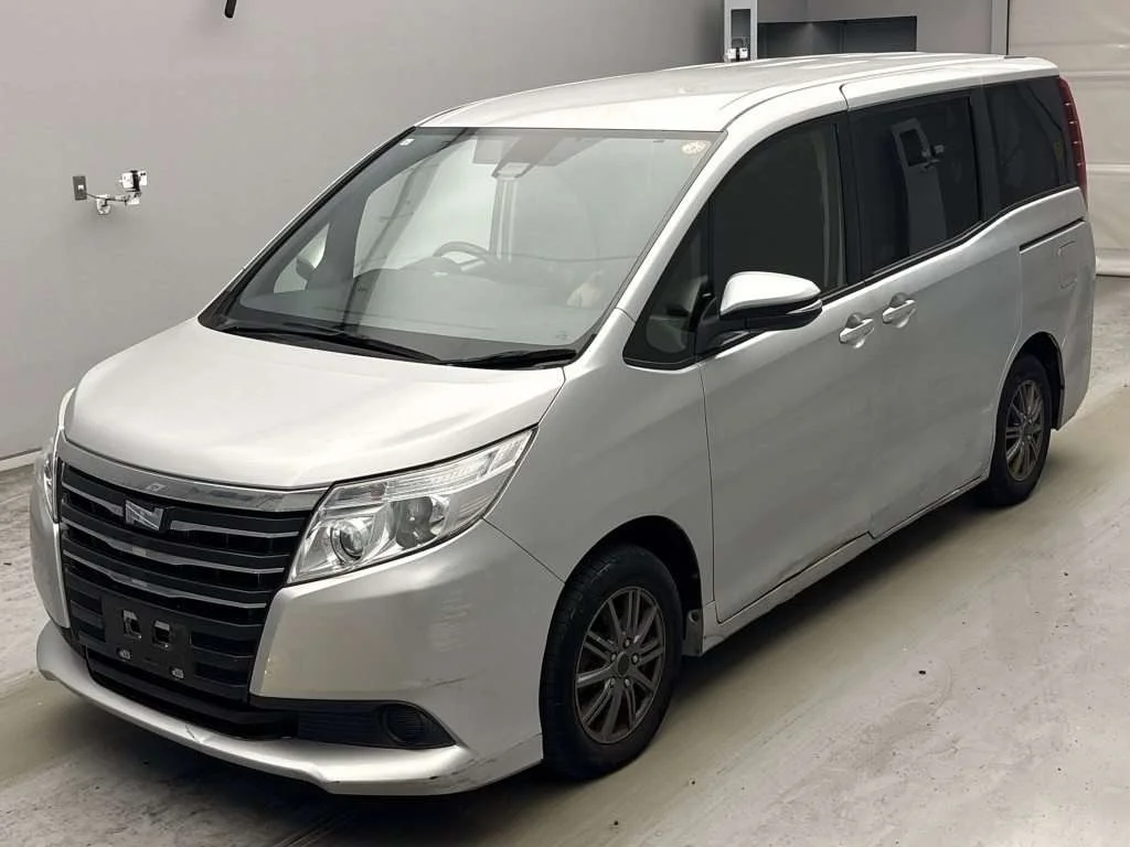 Toyota Noah 2016