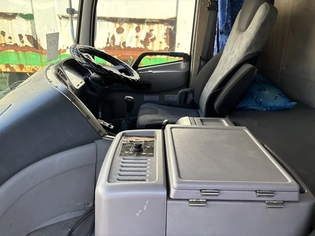 NISSAN DIESEL (UD) QUON  с аукциона в Японии