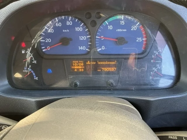NISSAN DIESEL (UD) QUON  с аукциона в Японии