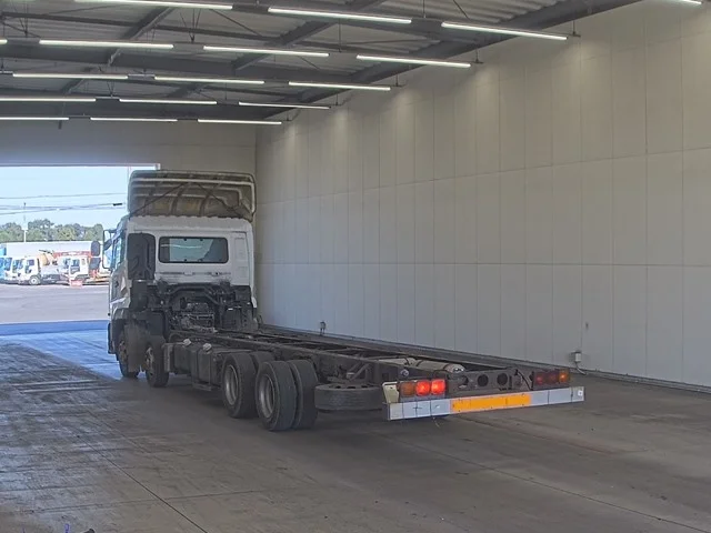 NISSAN DIESEL (UD) QUON  с аукциона в Японии