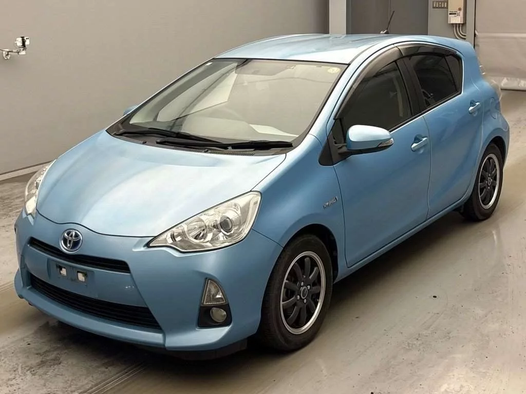 Toyota Aqua 2013