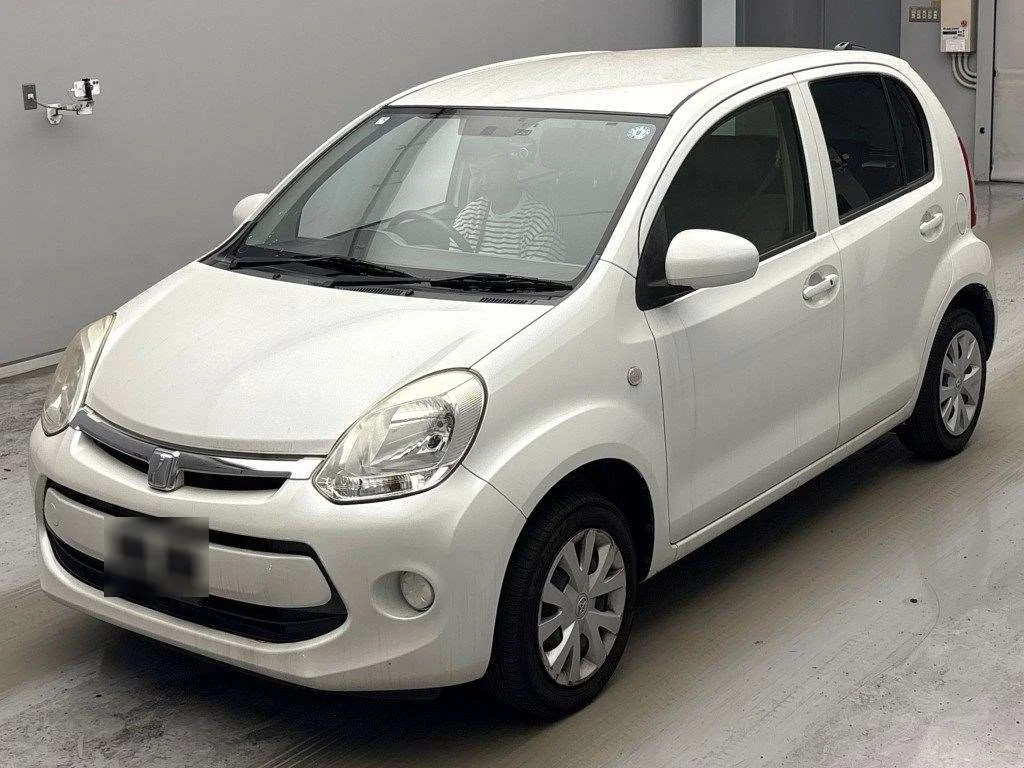 Toyota Passo 2015