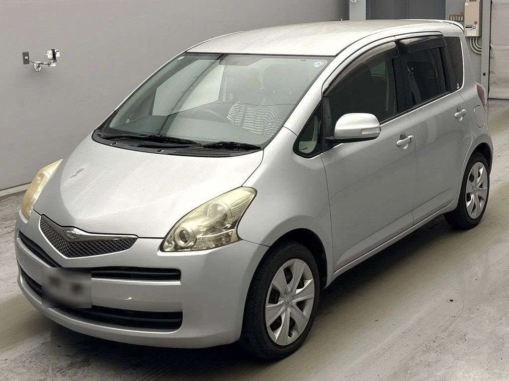 Toyota Ractis 2010
