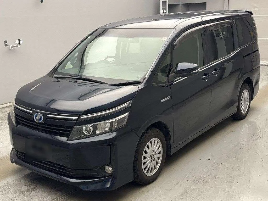 Toyota Voxy 2015