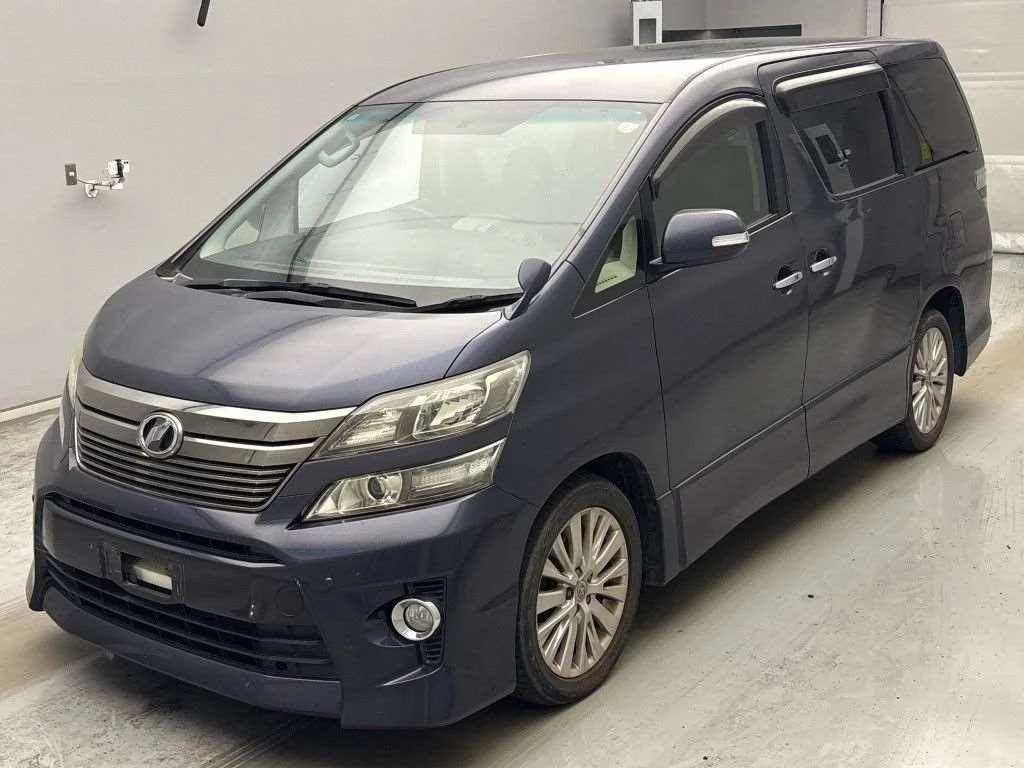 Toyota Vellfire 2013