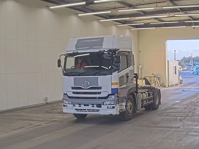 NISSAN DIESEL (UD) QUON  с аукциона в Японии