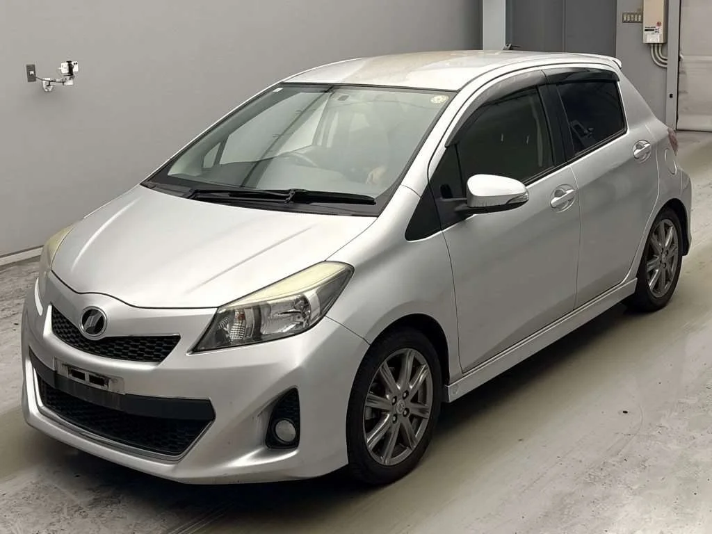 Toyota Vitz 2013