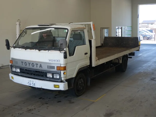 Toyota ToyoAce  с аукциона в Японии