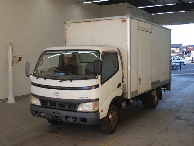 Toyota Dyna  с аукциона в Японии