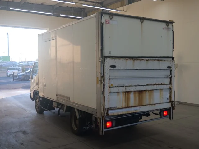 Toyota Dyna  с аукциона в Японии
