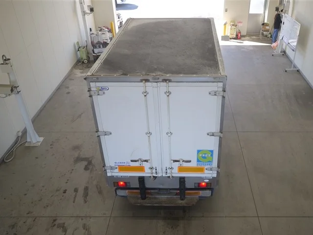 Isuzu Elf  с аукциона в Японии