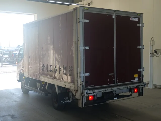 Toyota Dyna  с аукциона в Японии