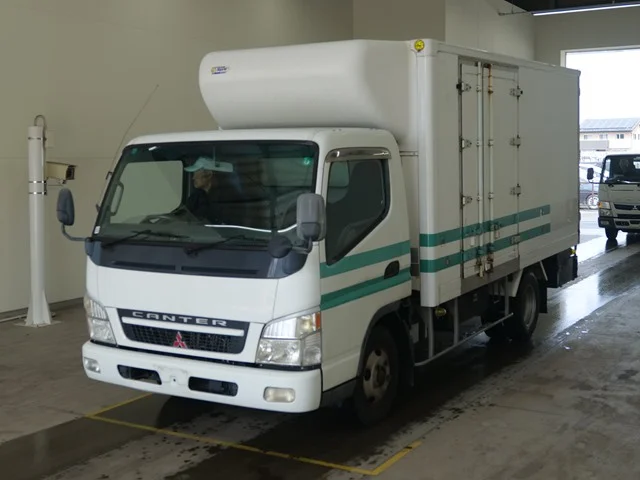Mitsubishi Fuso Canter  с аукциона в Японии