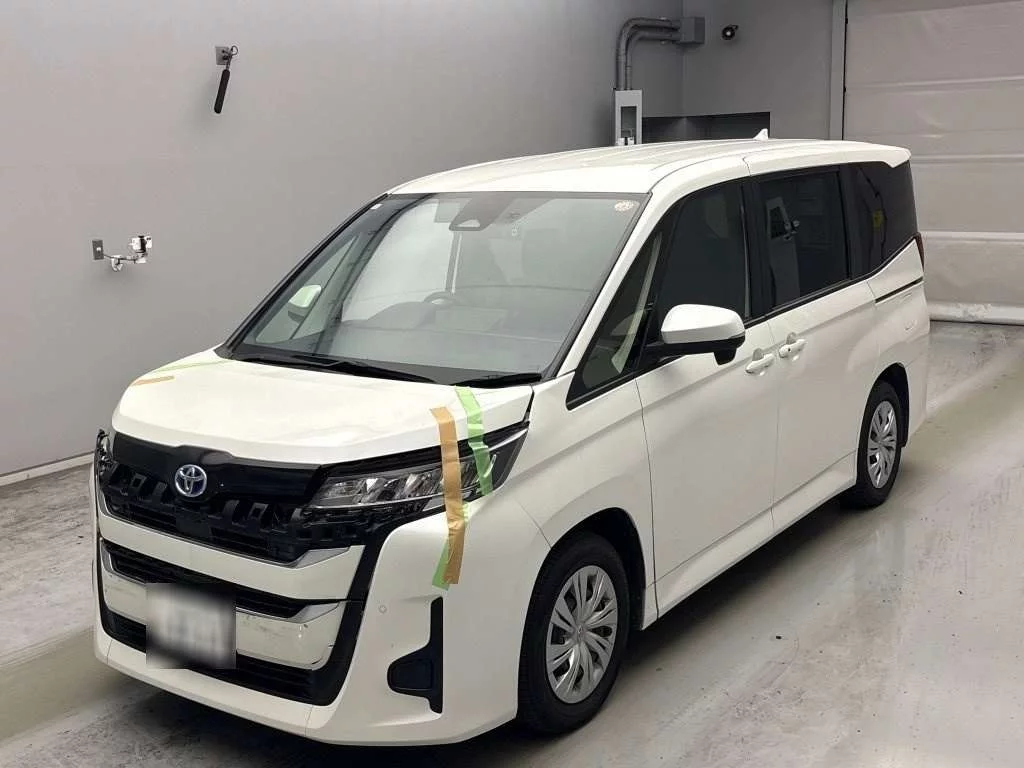 Toyota Noah  с аукциона в Японии
