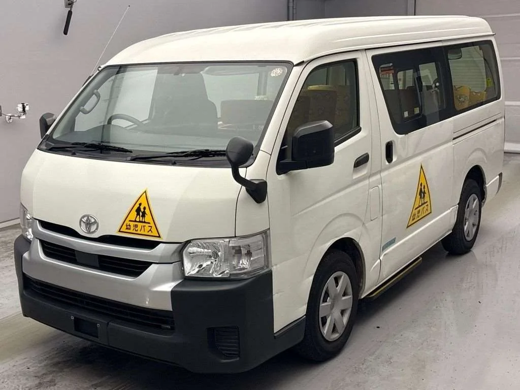 Toyota HiAce 2021