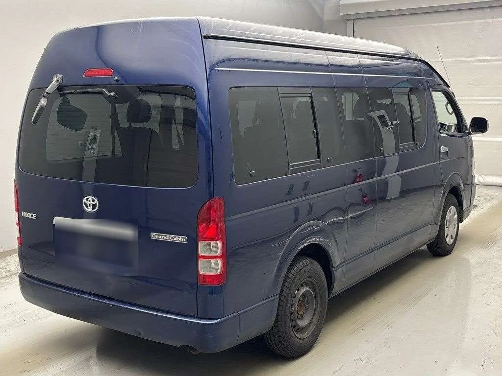 Toyota HiAce  с аукциона в Японии