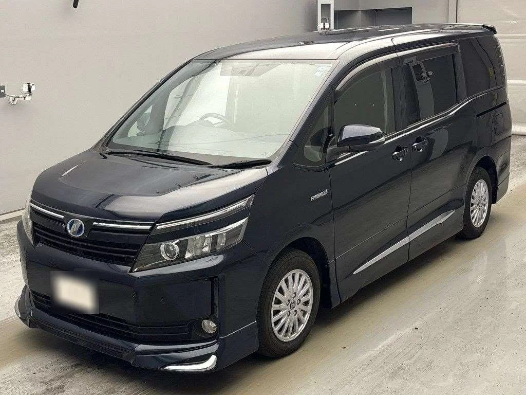 Toyota Voxy 2015