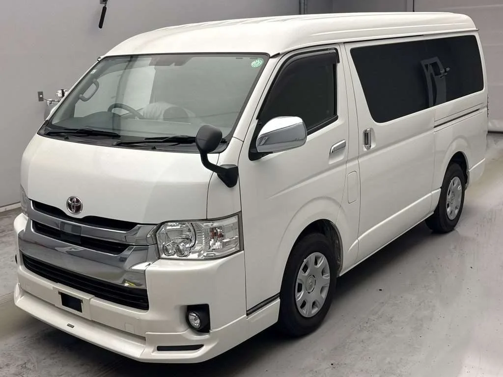Toyota HiAce 2019