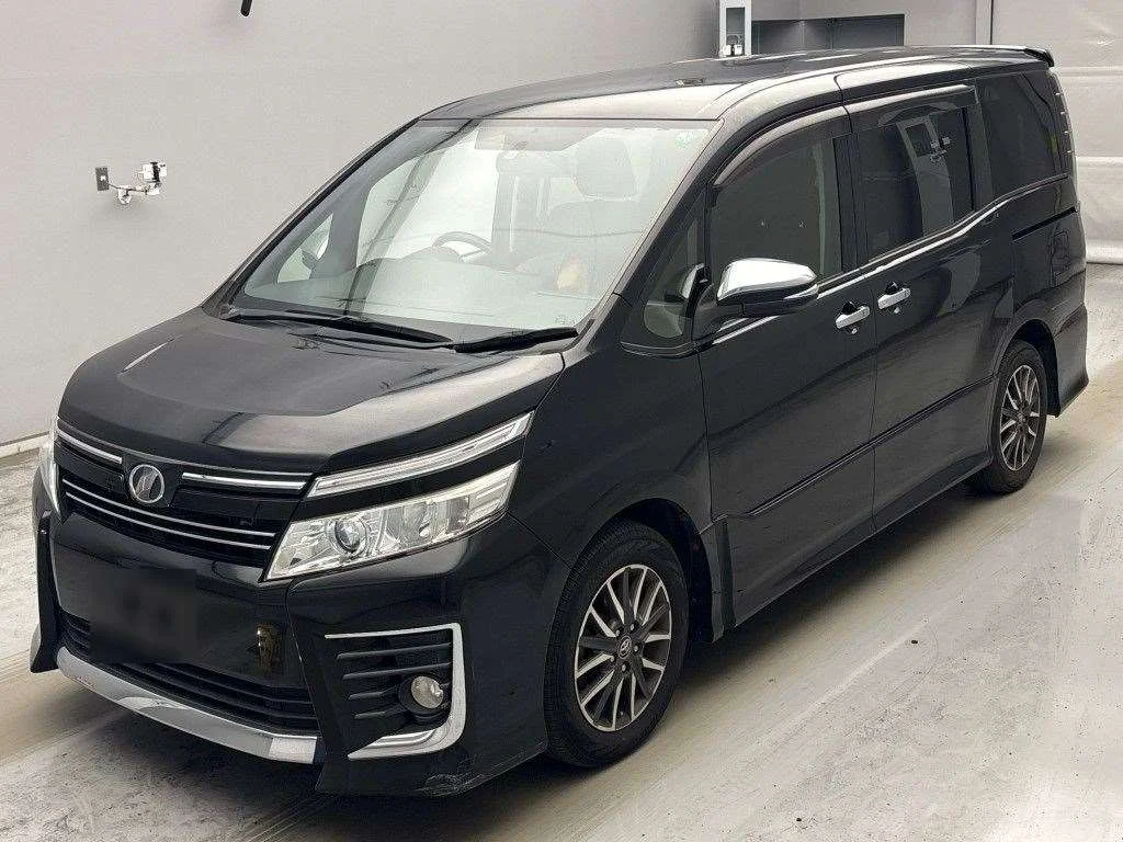 Toyota Voxy 2015