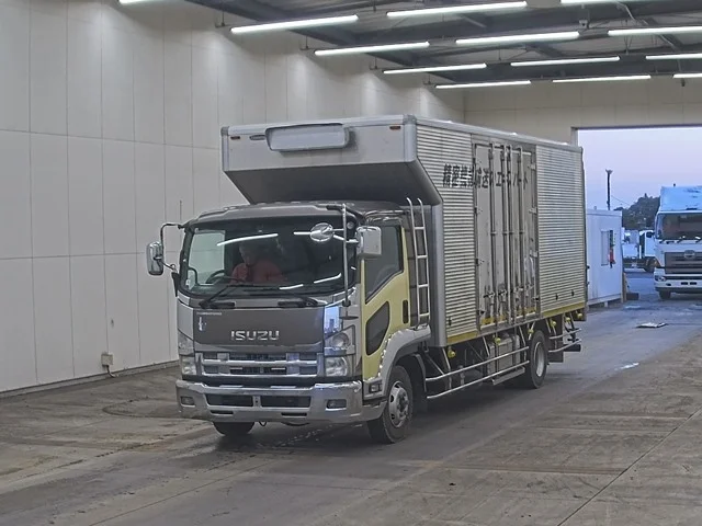 Isuzu Forward 2009