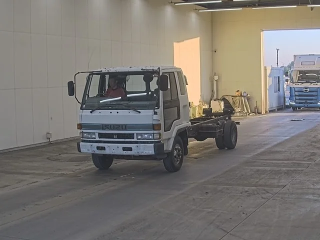 Isuzu Forward  с аукциона в Японии