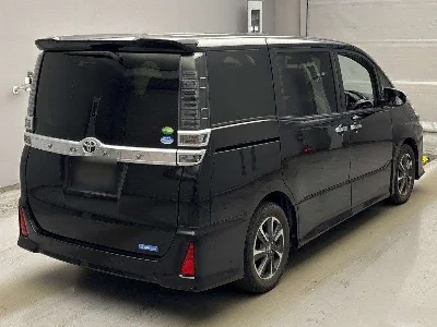 Статистика аукционов Toyota Voxy