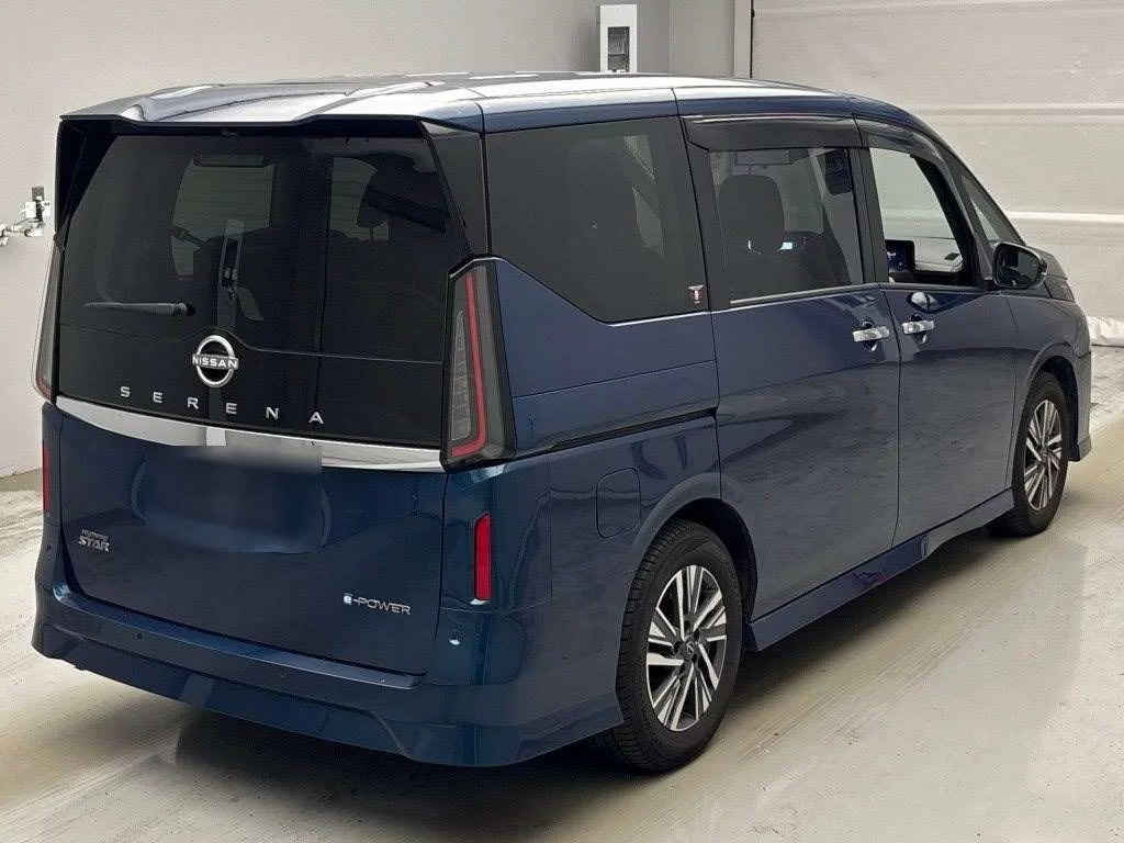 Nissan Serena  с аукциона в Японии