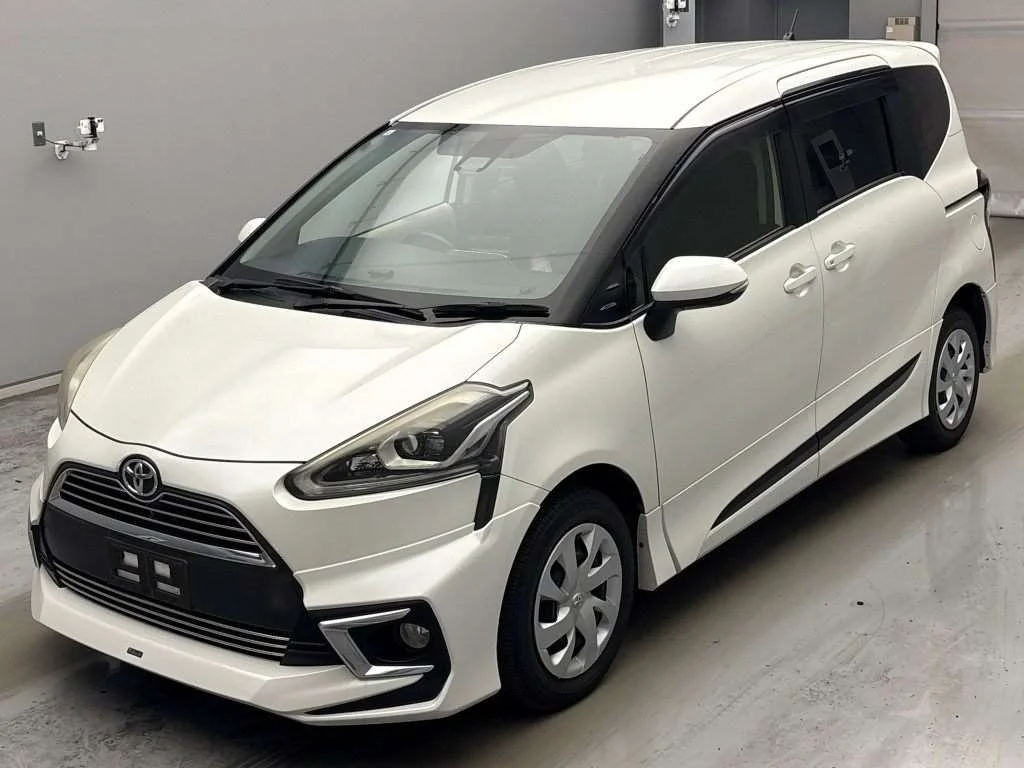 Toyota Sienta 2015