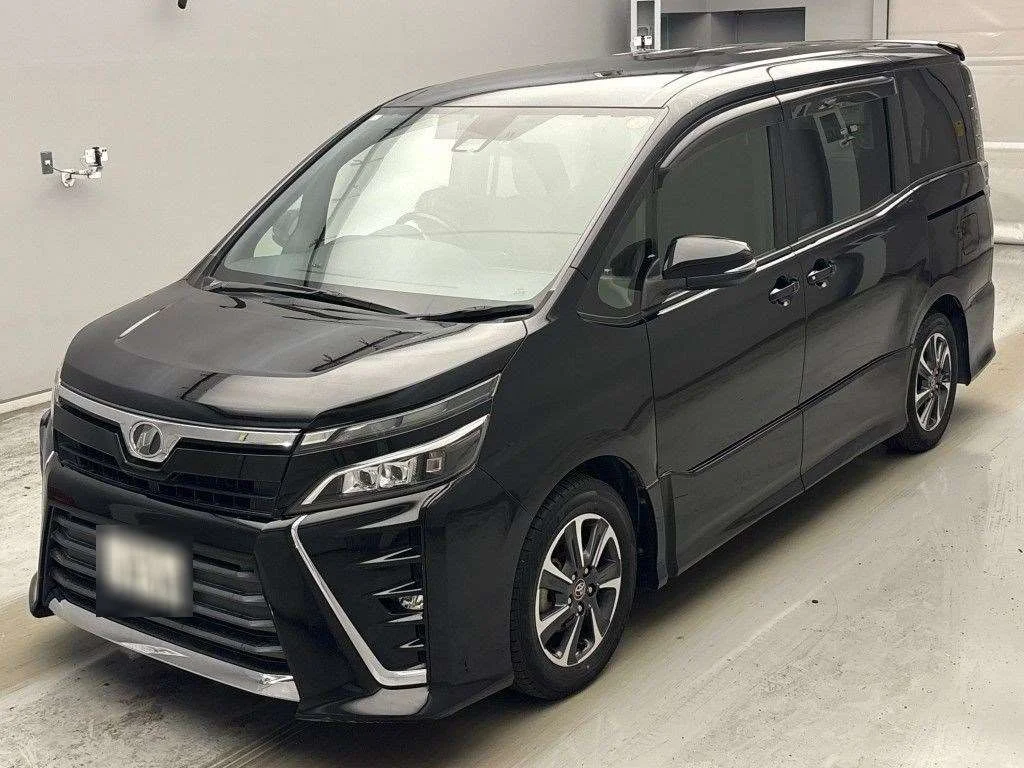 Toyota Voxy 2018