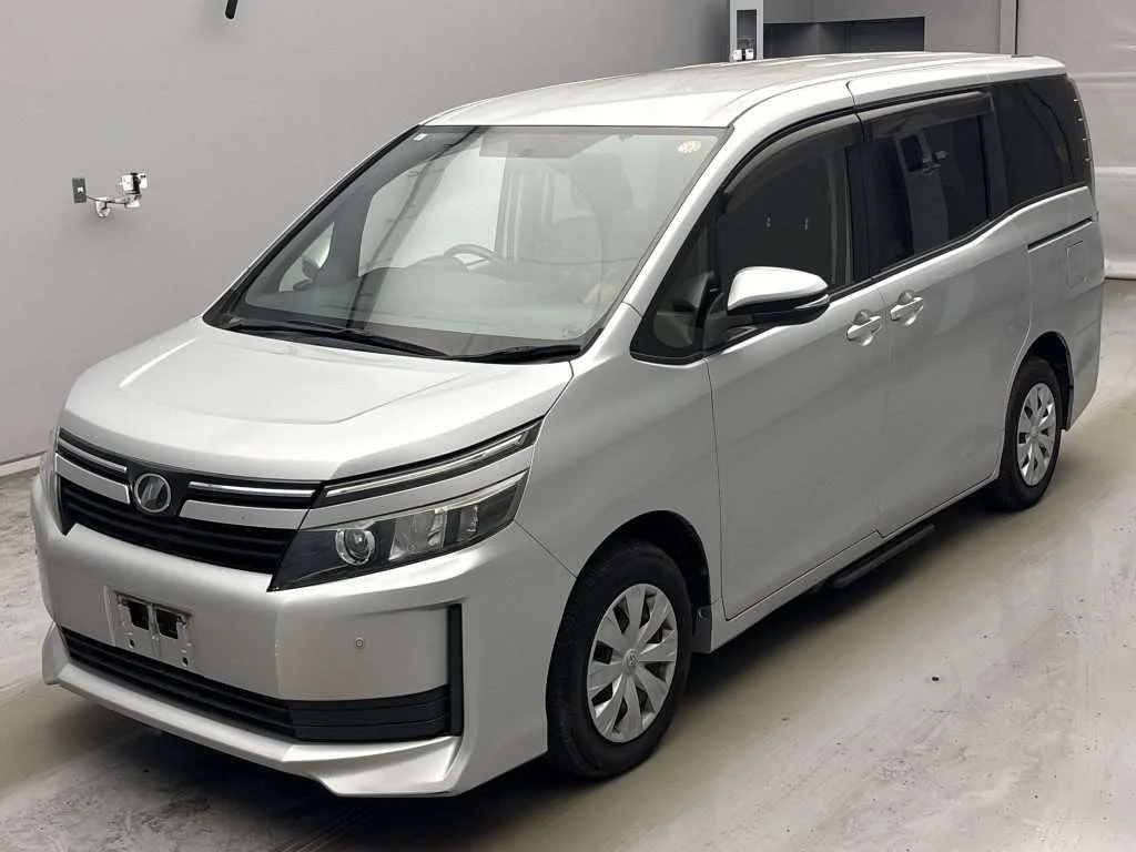 Toyota Voxy 2017