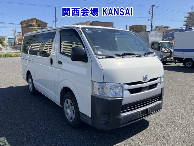 Toyota HiAce Van 2021