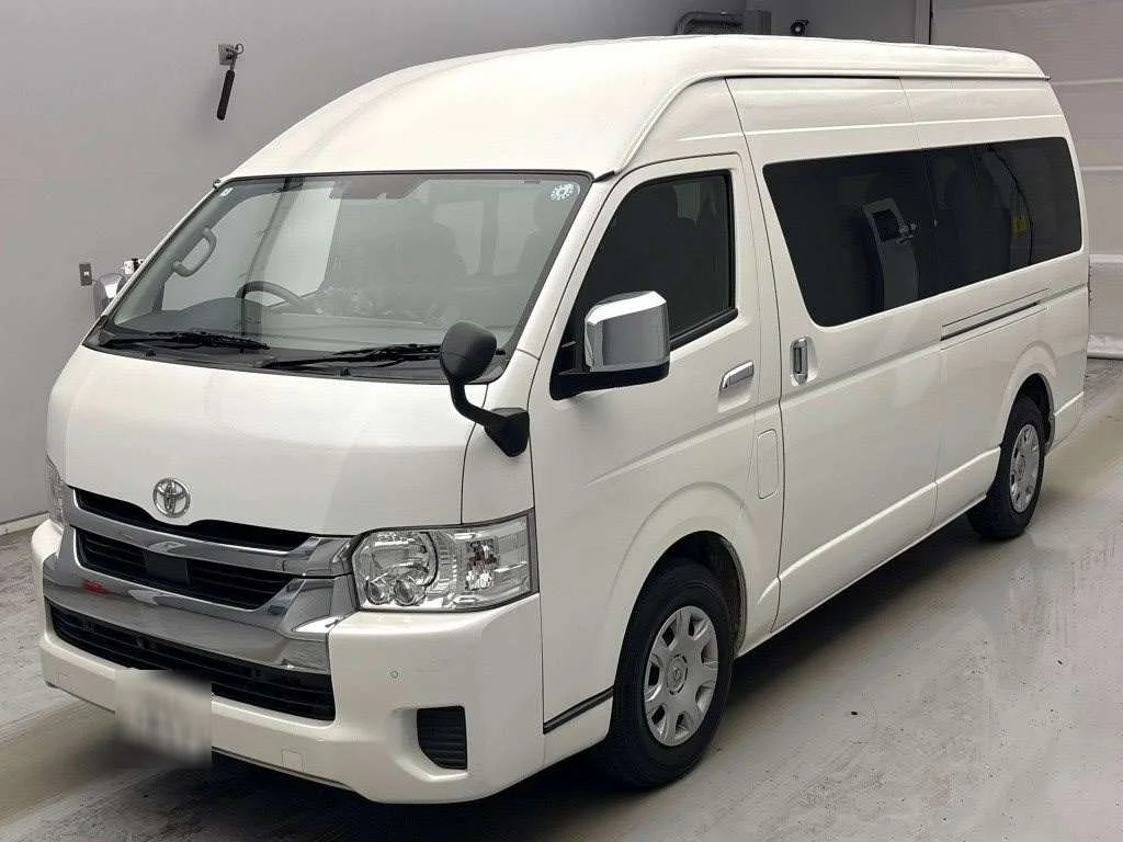 Toyota HiAce 2022
