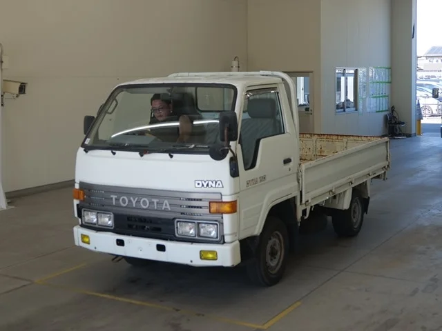Toyota Dyna  с аукциона в Японии