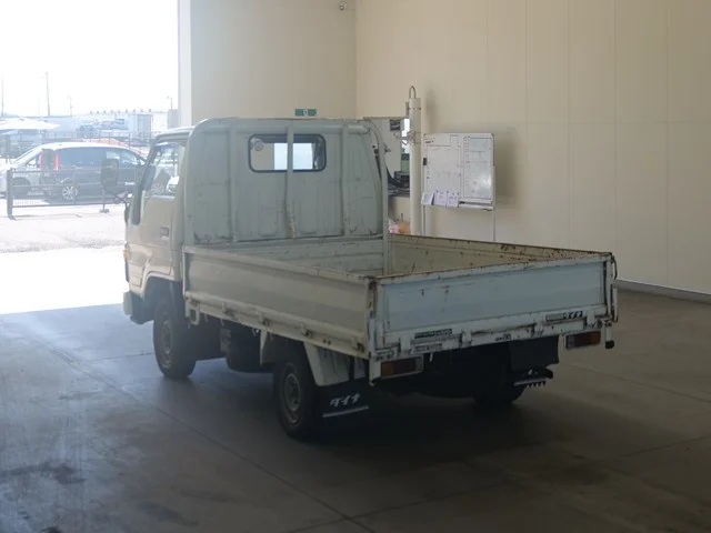 Toyota Dyna  с аукциона в Японии