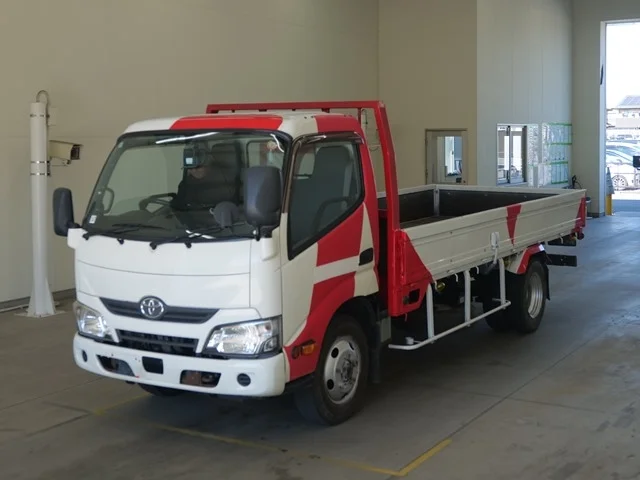 Toyota Dyna  с аукциона в Японии