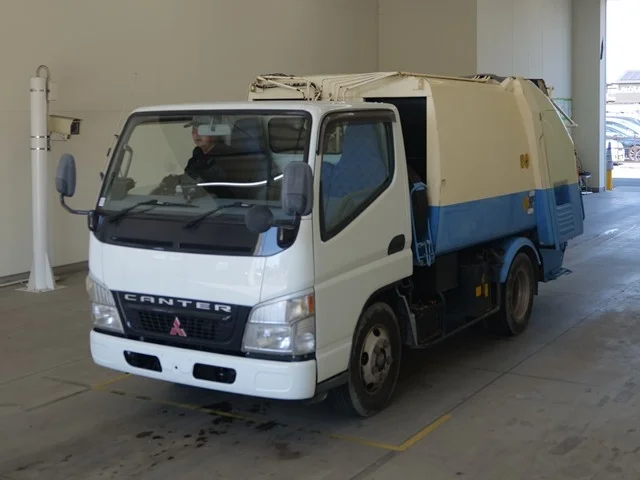 Mitsubishi Fuso Canter  с аукциона в Японии