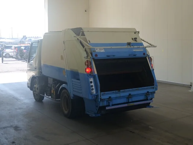 Mitsubishi Fuso Canter  с аукциона в Японии
