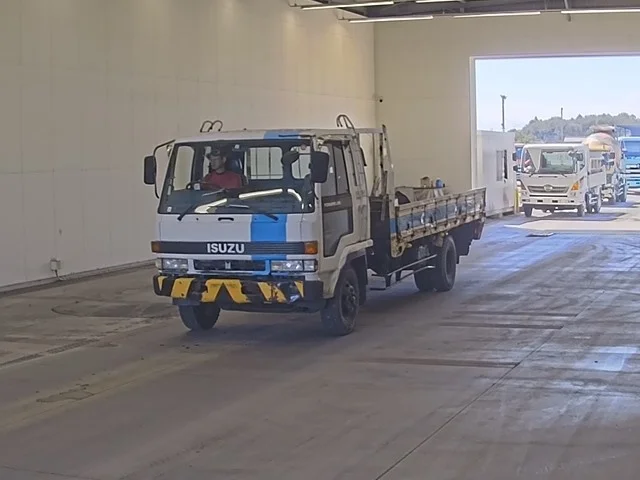 Isuzu Forward  с аукциона в Японии