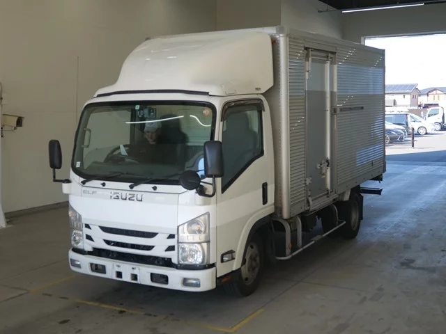 Isuzu Elf 2017