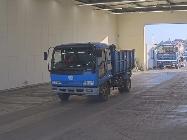 Isuzu Forward  с аукциона в Японии