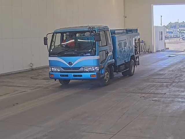 Nissan UD  с аукциона в Японии