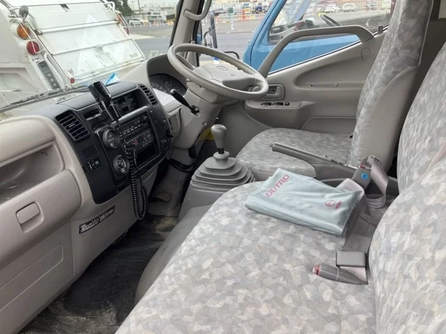 Hino Dutro  с аукциона в Японии