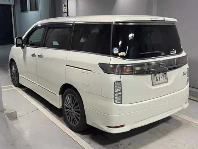 NISSAN ELGRAND