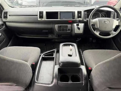 TOYOTA HIACE