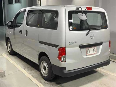 NISSAN NV200