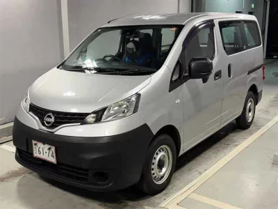 NISSAN NV200