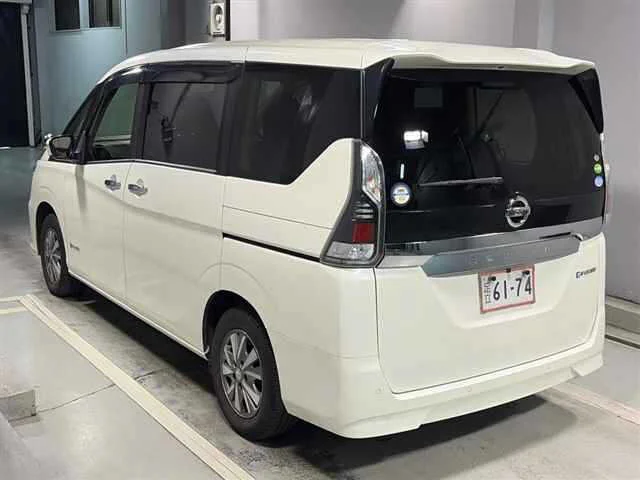 Nissan Serena  с аукциона в Японии