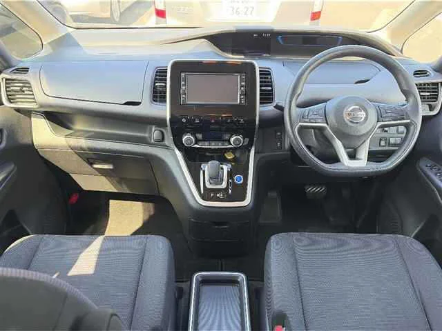Nissan Serena  с аукциона в Японии