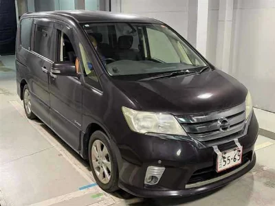 NISSAN SERENA 1