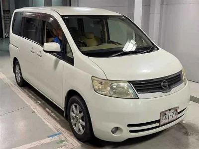 NISSAN SERENA 1